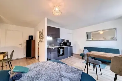 Cuisine ou kitchenette dans l'établissement Agathe vue style et parking