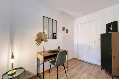 Cuisine ou kitchenette dans l'établissement Agathe vue style et parking