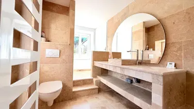 Salle de bains dans l'établissement Maison cosy dans village de charme avec commerces