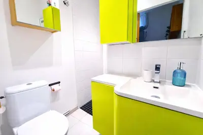 Salle de bains dans l'établissement Escapade Rouennaise Séjour Confortable Rouen