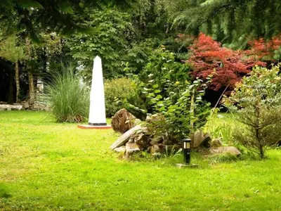 Jardin de l'établissement Holiday Home mit großem Garten in La Prée by Interhome