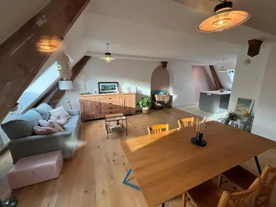 Coin salon dans l'établissement Duplex Spacieux et Lumineux au cœur de Dieppe