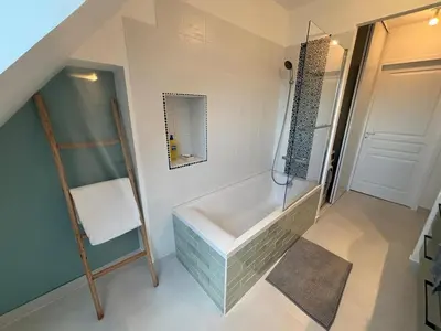 Salle de bains dans l'établissement Duplex Spacieux et Lumineux au cœur de Dieppe