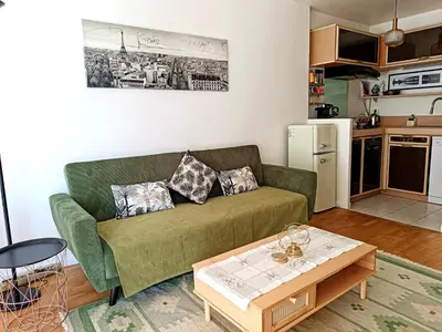 Cuisine ou kitchenette dans l'établissement Appartement 2 pièces 30' Centre de Paris