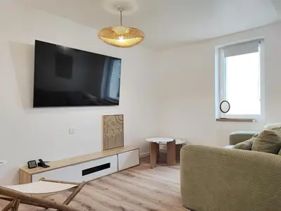 Télévision ou salle de divertissement dans l'établissement Cocon indépendant à deux pas d'Evreux