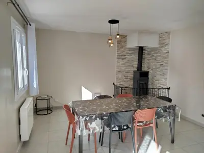 Coin salon dans l'établissement Family home in Gisors