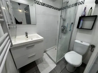 Salle de bains dans l'établissement Studio fonctionnel à Amiens
