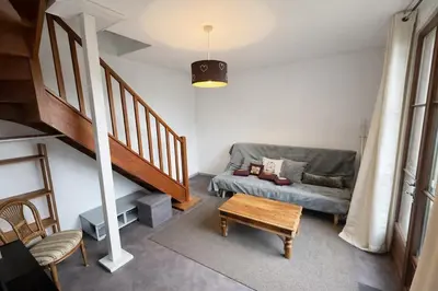 Coin salon dans l'établissement Maison paisible à Senlis