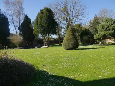 Jardin de l'établissement Le Puits D'Angle