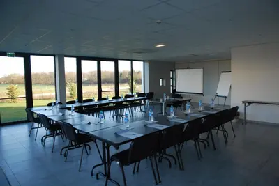 Espace de conférence ou salle de réunion dans l'établissement Kyriad Evreux - Netreville