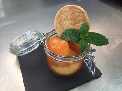 Nourriture dans l'hôtel ou à proximité