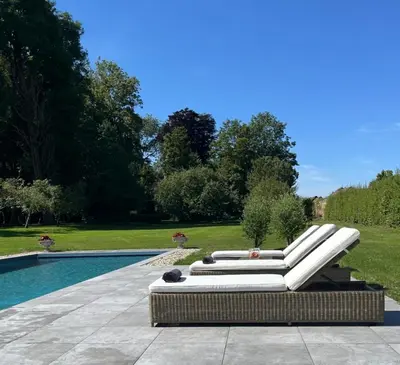 Piscine de l'établissement Chambres d'Aumont ou située à proximité