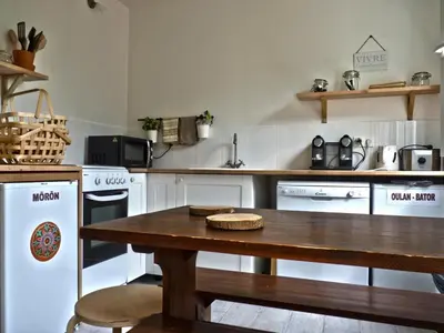 Cuisine ou kitchenette dans l'établissement Le Village des Templiers