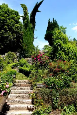 Jardin de l'établissement Hôtel La Licorne & Spa