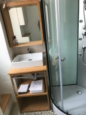 Salle de bains dans l'établissement Gite Ancien Relais de Saint-Jacques