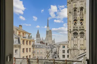 Vue générale sur Rouen ou vue de la ville depuis l'hôtel