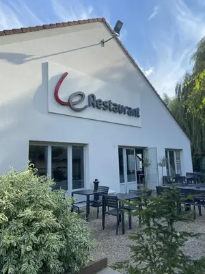 Restaurant ou autre lieu de restauration dans l'établissement Campanile Creil - Villers-Saint-Paul