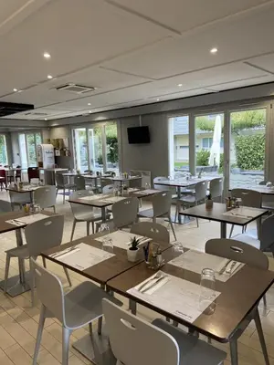 Restaurant ou autre lieu de restauration dans l'établissement Campanile Creil - Villers-Saint-Paul