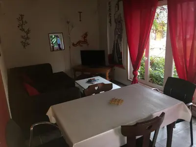 Télévision ou salle de divertissement dans l'établissement Pavillon Grosfy
