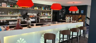Salon ou bar de l'établissement Hostellerie Saint Vincent Beauvais Aeroport