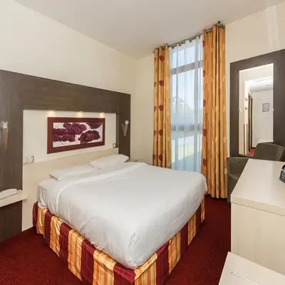 Hostellerie Saint Vincent Beauvais Aeroport