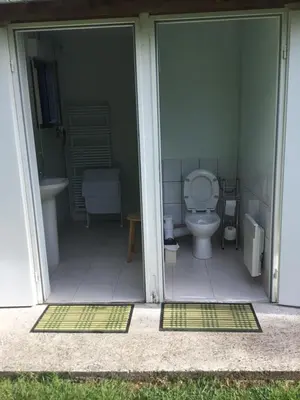 Salle de bains dans l'établissement Le Moulin Aux Moines
