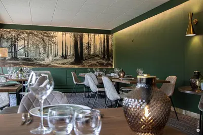 Coin salon dans l'établissement Logis Hôtel & Restaurant - Le Relais de Montigny