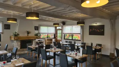 Restaurant ou autre lieu de restauration dans l'établissement Logis Hôtel Restaurant L'Unique