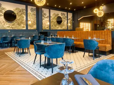 Restaurant ou autre lieu de restauration dans l'établissement Logis Clermotel - Hôtel & Restaurant
