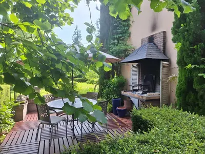 Jardin de l'établissement Comme une parenthèse au coeur des hortillonnages