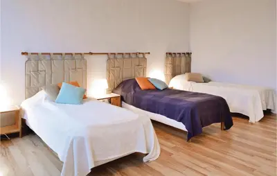 Un ou plusieurs lits dans un hébergement de l'établissement Cozy Home In Trie-Château With Wifi