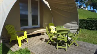 Jardin de l'établissement Camping le Mont Joli Bois