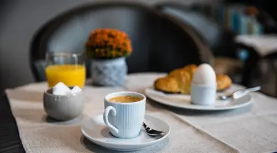 Options de petit-déjeuner proposées aux clients de l'établissement Hôtel de la Tabletterie