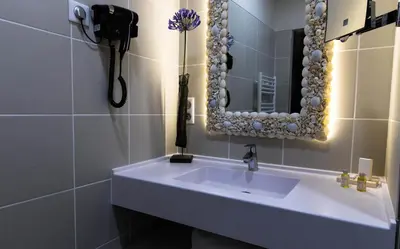 Salle de bains dans l'établissement Hôtel de la Tabletterie