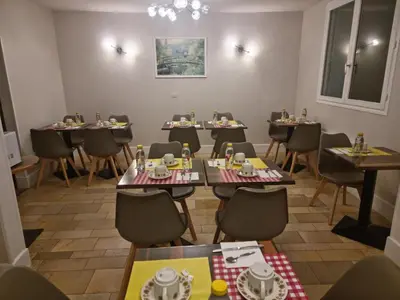 Restaurant ou autre lieu de restauration dans l'établissement Hotel du Haut Marais