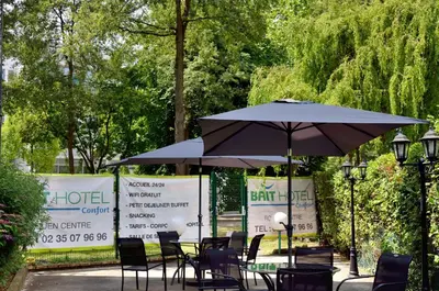 Jardin de l'établissement Brit Hotel Confort Rouen Centre