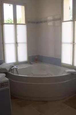 Salle de bains dans l'établissement Ferme De La Canardière