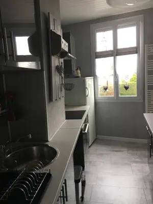 Cuisine ou kitchenette dans l'établissement gite du moulin