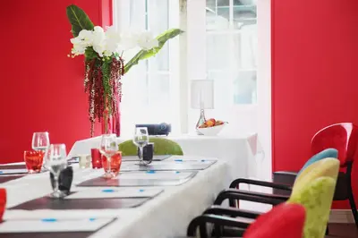 Restaurant ou autre lieu de restauration dans l'établissement Les Canisses