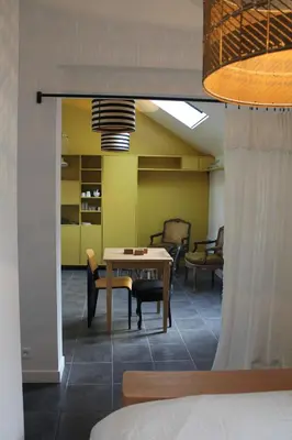 Coin salon dans l'établissement L’abri du monde