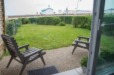 Jardin de l'établissement Le B04