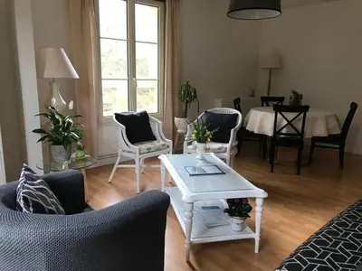 Coin salon dans l'établissement Nuit à deux pas de Dieppe