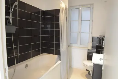 Salle de bains dans l'établissement L'Ombre Dieppoise