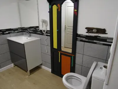 Salle de bains dans l'établissement Au Nid du Thil