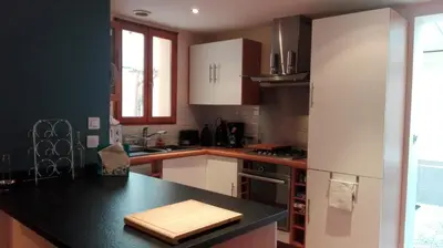 Cuisine ou kitchenette dans l'établissement Maison le Napoléon 3 chambres 6 lits, non adapté aux PMR