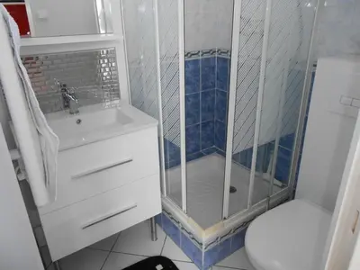 Salle de bains dans l'établissement Gite C