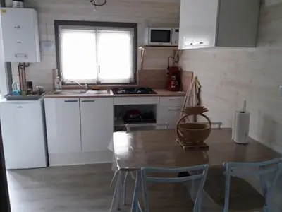 Cuisine ou kitchenette dans l'établissement Petit Chalet Chez Marcelline
