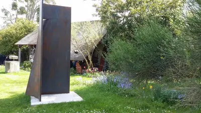 Jardin de l'établissement Gite Dans Parc De Sculptures - Gîte 
