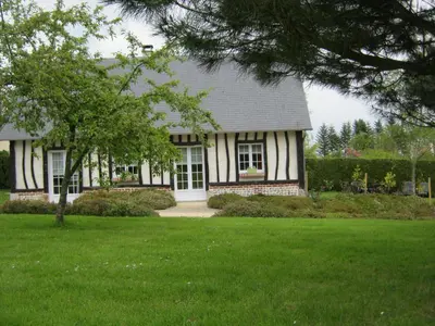 Jardin de l'établissement Gîte des Pins Penchés
