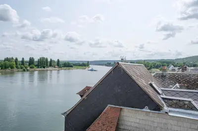 Vue sur la rivière ou le fleuve situé(e) à proximité de l'hôtel